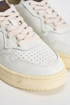 Sneakers Medalist Low donna bianche e moro AULW HJ03 AUTRY 