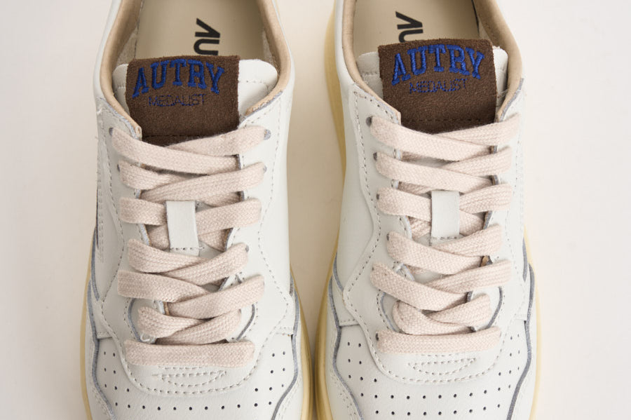 Sneakers Medalist Low donna bianche e moro AULW HJ03 AUTRY 