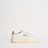 Sneakers donna Medalist Low bianca e oro AULW LL06 AUTRY 