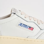 Sneakers donna Medalist Low bianca e oro AULW LL06 AUTRY 
