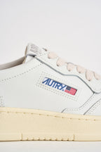 Sneakers donna Medalist Low bianca e oro AULW LL06 AUTRY 