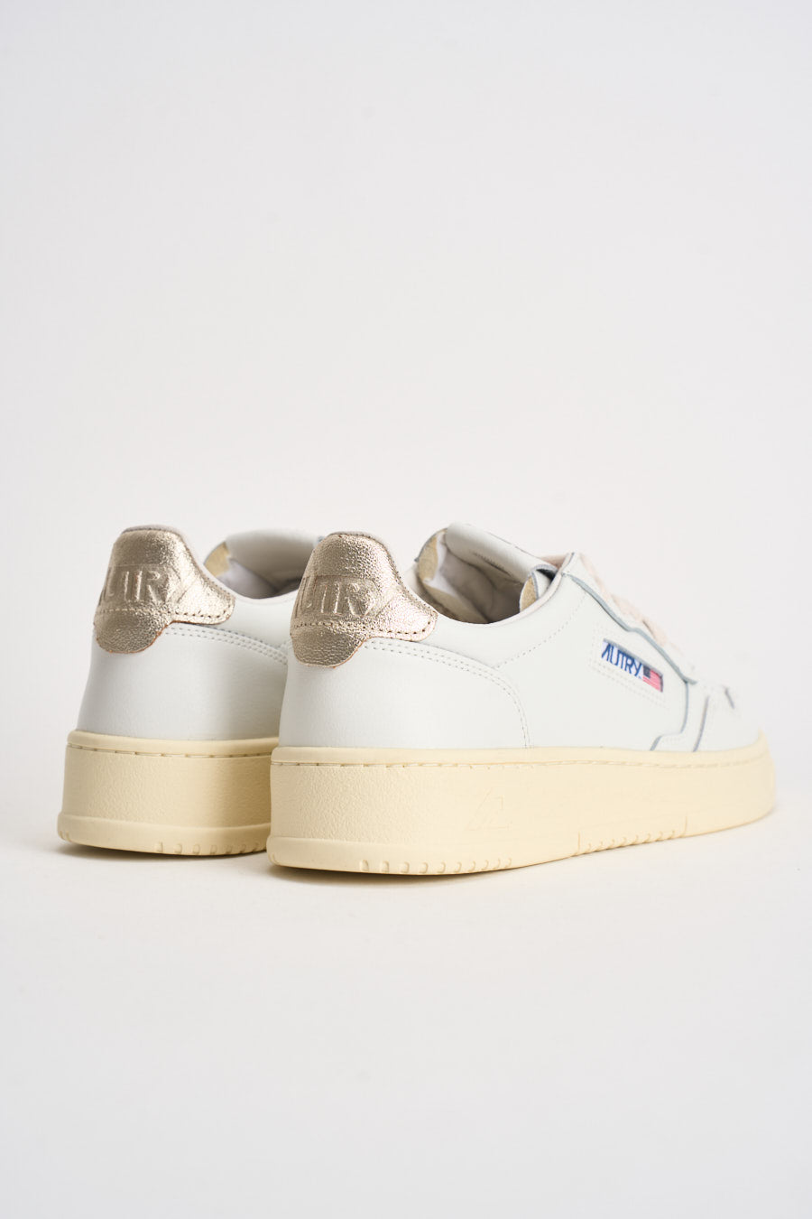 Sneakers donna Medalist Low bianca e oro AULW LL06 AUTRY 
