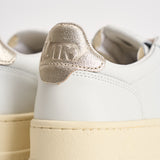 Sneakers donna Medalist Low bianca e oro AULW LL06 AUTRY 