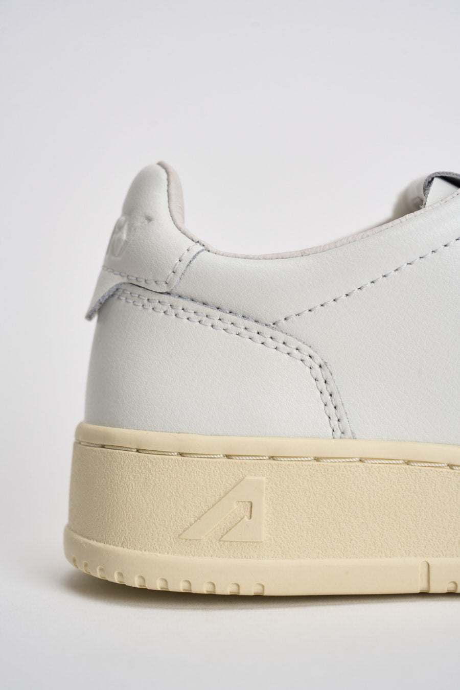 Sneakers donna Medalist Low bianca AULW LL15 AUTRY 