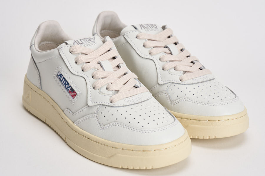 Sneakers donna Medalist Low bianca AULW LL15 AUTRY 