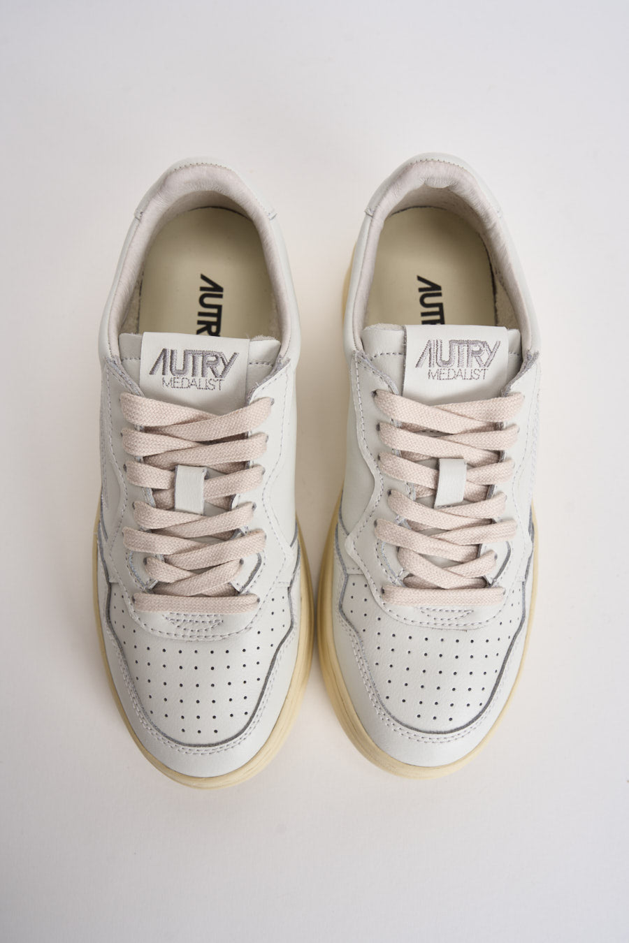 Sneakers donna Medalist Low bianca AULW LL15 AUTRY 