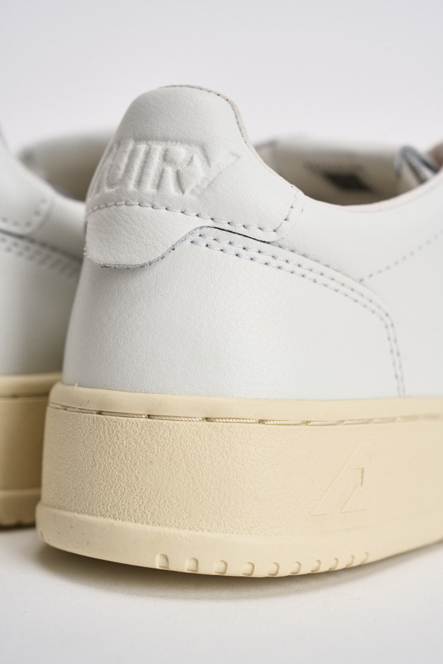 Sneakers donna Medalist Low bianca AULW LL15 AUTRY 