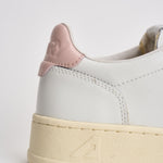 Sneakers Medalist Low donna bianca e rosa AULW LL16 AUTRY 