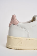 Sneakers Medalist Low donna bianca e rosa AULW LL16 AUTRY 