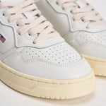 Sneakers Medalist Low donna bianca e rosa AULW LL16 AUTRY 