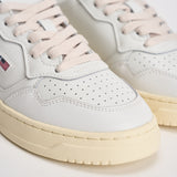 Sneakers Medalist Low donna bianca e rosa AULW LL16 AUTRY 