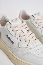Sneakers Medalist Low donna bianca e rosa AULW LL16 AUTRY 