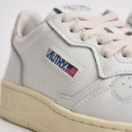 Sneakers Medalist Low donna bianca e rosa AULW LL16 AUTRY 