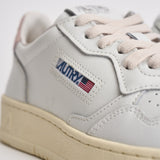 Sneakers Medalist Low donna bianca e rosa AULW LL16 AUTRY 