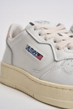Sneakers Medalist Low donna bianca e rosa AULW LL16 AUTRY 