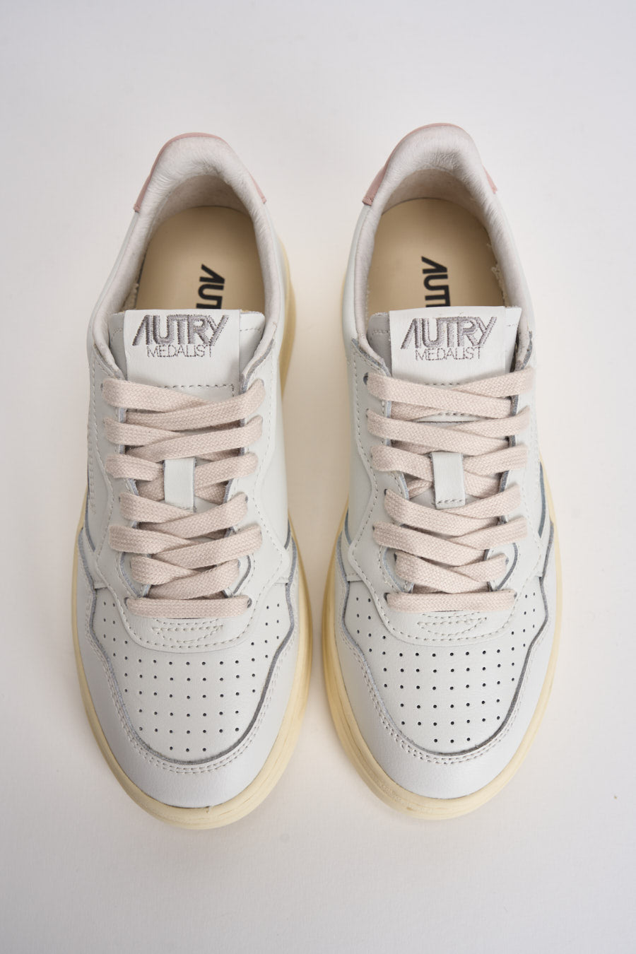Sneakers Medalist Low donna bianca e rosa AULW LL16 AUTRY 