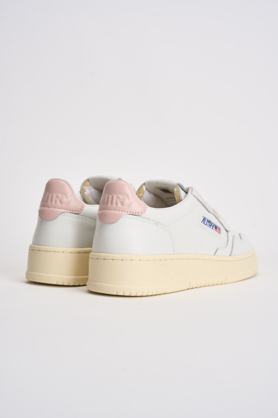 Sneakers Medalist Low donna bianca e rosa AULW LL16 AUTRY 