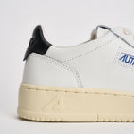 Sneakers donna Medalist bianca e nera AULW LL22 AUTRY 