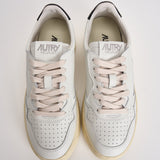Sneakers donna Medalist bianca e nera AULW LL22 AUTRY 