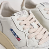 Sneakers Medalist donna bianca e sabbia AULW LL27 AUTRY 