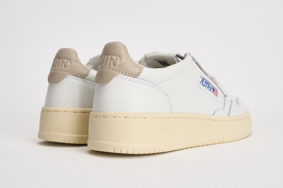Sneakers Medalist donna bianca e sabbia AULW LL27 AUTRY 