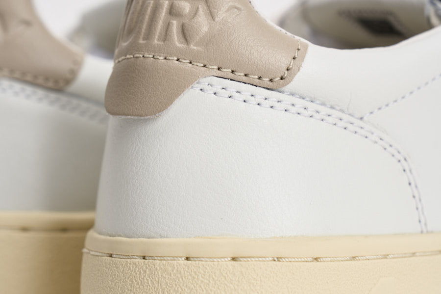 Sneakers Medalist donna bianca e sabbia AULW LL27 AUTRY 