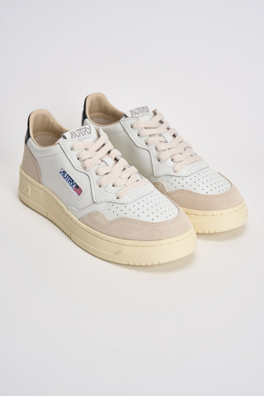 Sneakers donna medalist low in suede e nera AULW LS21 AUTRY 
