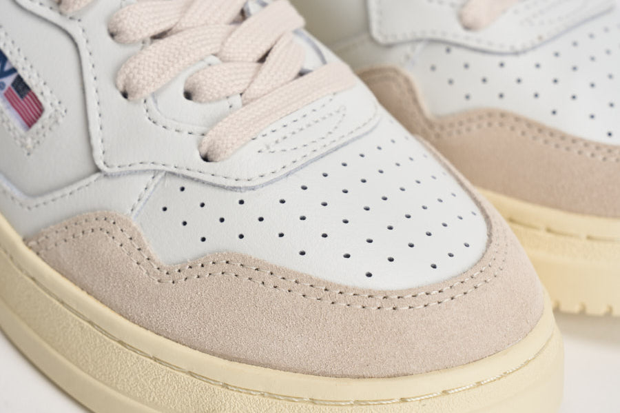 Sneakers donna medalist low in suede e nera AULW LS21 AUTRY 