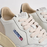 Sneakers donna medalist low in suede e nera AULW LS21 AUTRY 