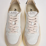 Sneakers donna medalist low in suede e nera AULW LS21 AUTRY 