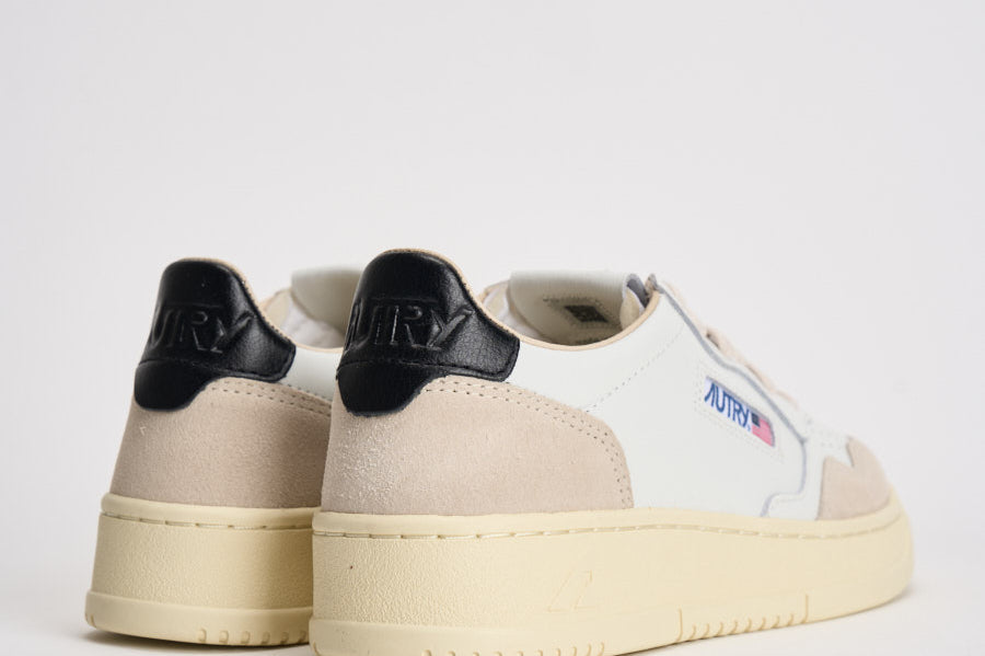 Sneakers donna medalist low in suede e nera AULW LS21 AUTRY 