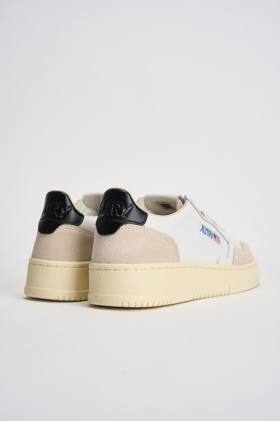 Sneakers donna medalist low in suede e nera AULW LS21 AUTRY 