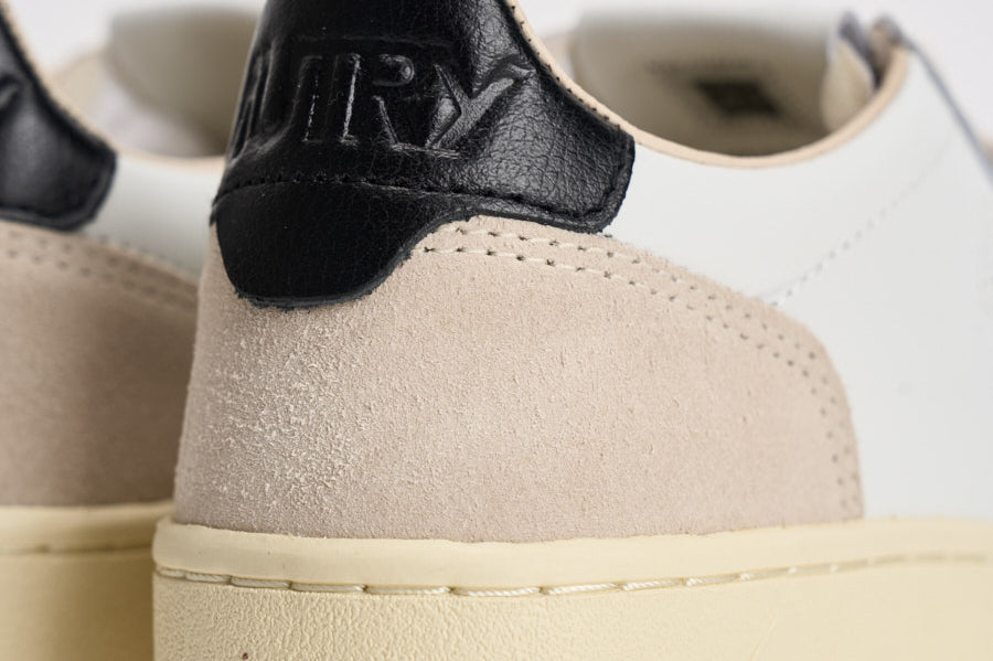 Sneakers donna medalist low in suede e nera AULW LS21 AUTRY 