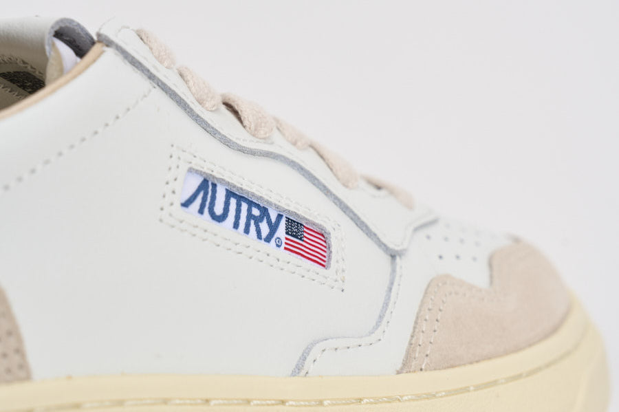 Sneakers donna medalist low in suede e nera AULW LS21 AUTRY 