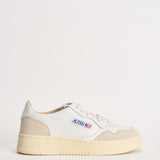 Sneakers donna Medalist Low in suede bianca e panna AULW LS33 AUTRY 