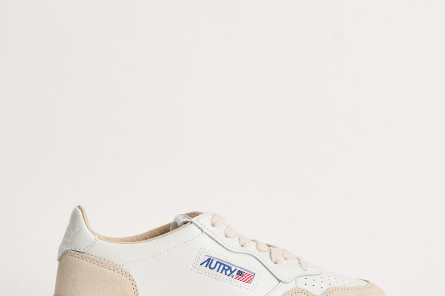 Sneakers donna Medalist Low in suede bianca e panna AULW LS33 AUTRY 