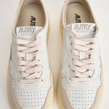 Sneakers donna Medalist Low in suede bianca e panna AULW LS33 AUTRY 