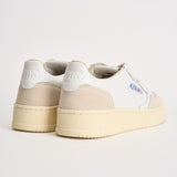 Sneakers donna Medalist Low in suede bianca e panna AULW LS33 AUTRY 