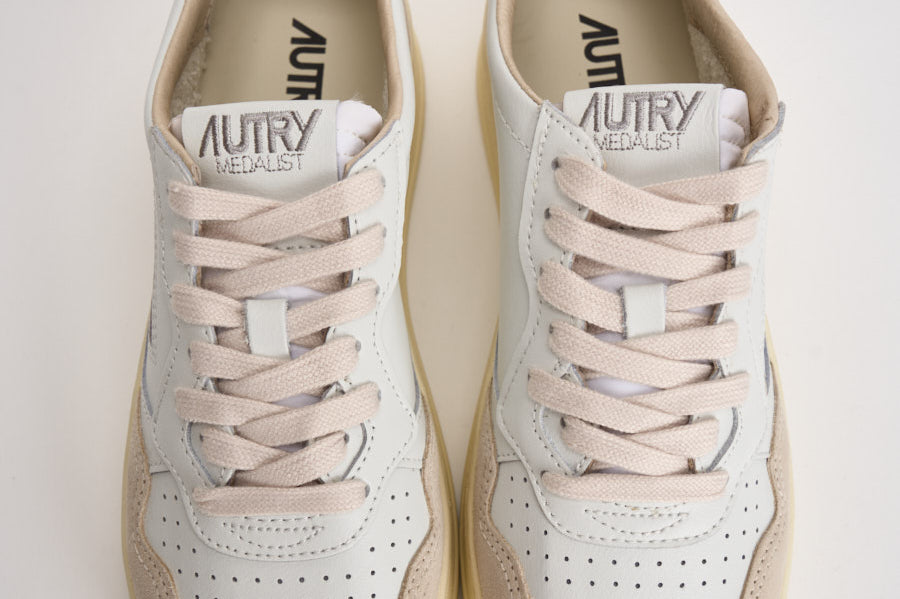 Sneakers donna Medalist low in suede e oro AULW LS75 AUTRY 