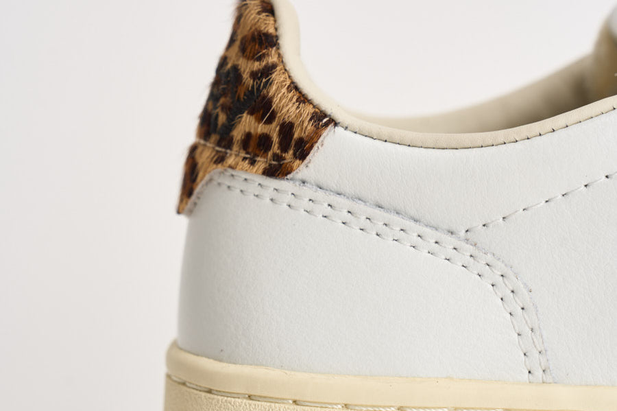 Sneakers donna Medalist Low bianca e animalier AULW OC02 AUTRY 