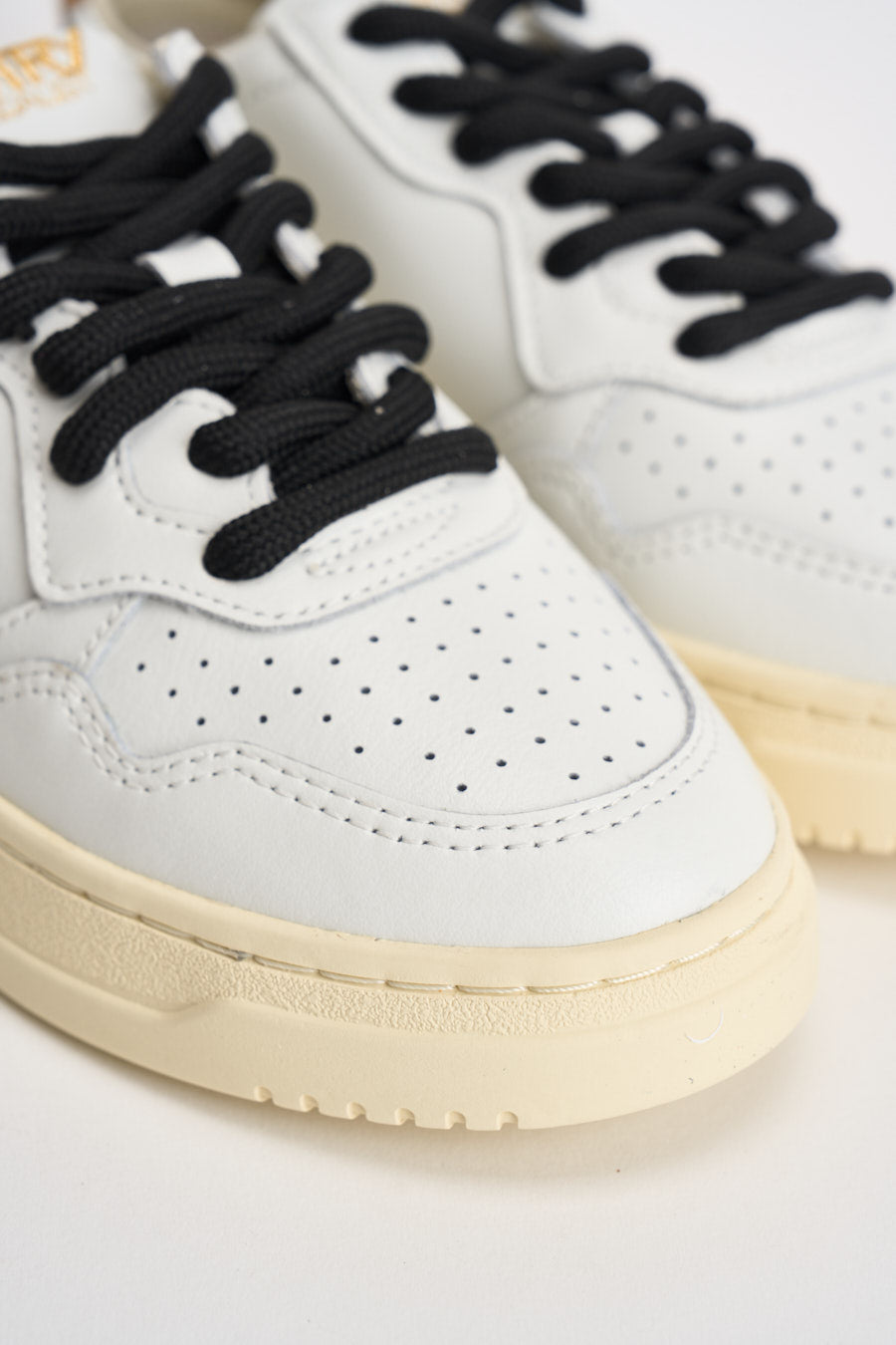 Sneakers donna Medalist Low bianca e animalier AULW OC02 AUTRY 
