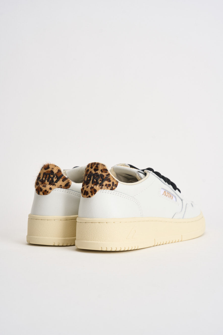 Sneakers donna Medalist Low bianca e animalier AULW OC02 AUTRY 