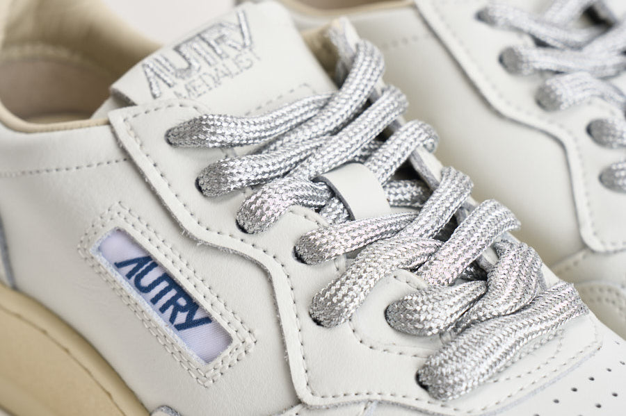Sneakers donna Medalist bianca e cipria AULW SW03 AUTRY 