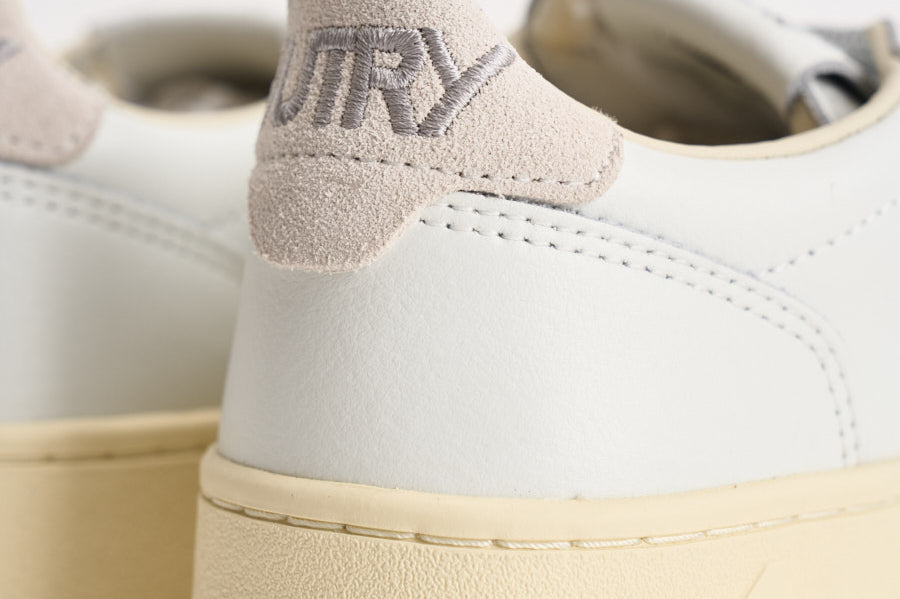 Sneakers donna Medalist bianca e cipria AULW SW03 AUTRY 