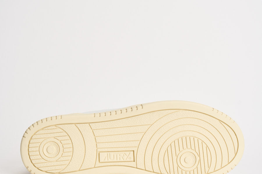 Sneakers donna Medalist bianca e cipria AULW SW03 AUTRY 