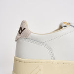 Sneakers donna Medalist bianca e bronzo AULW SW05 AUTRY 