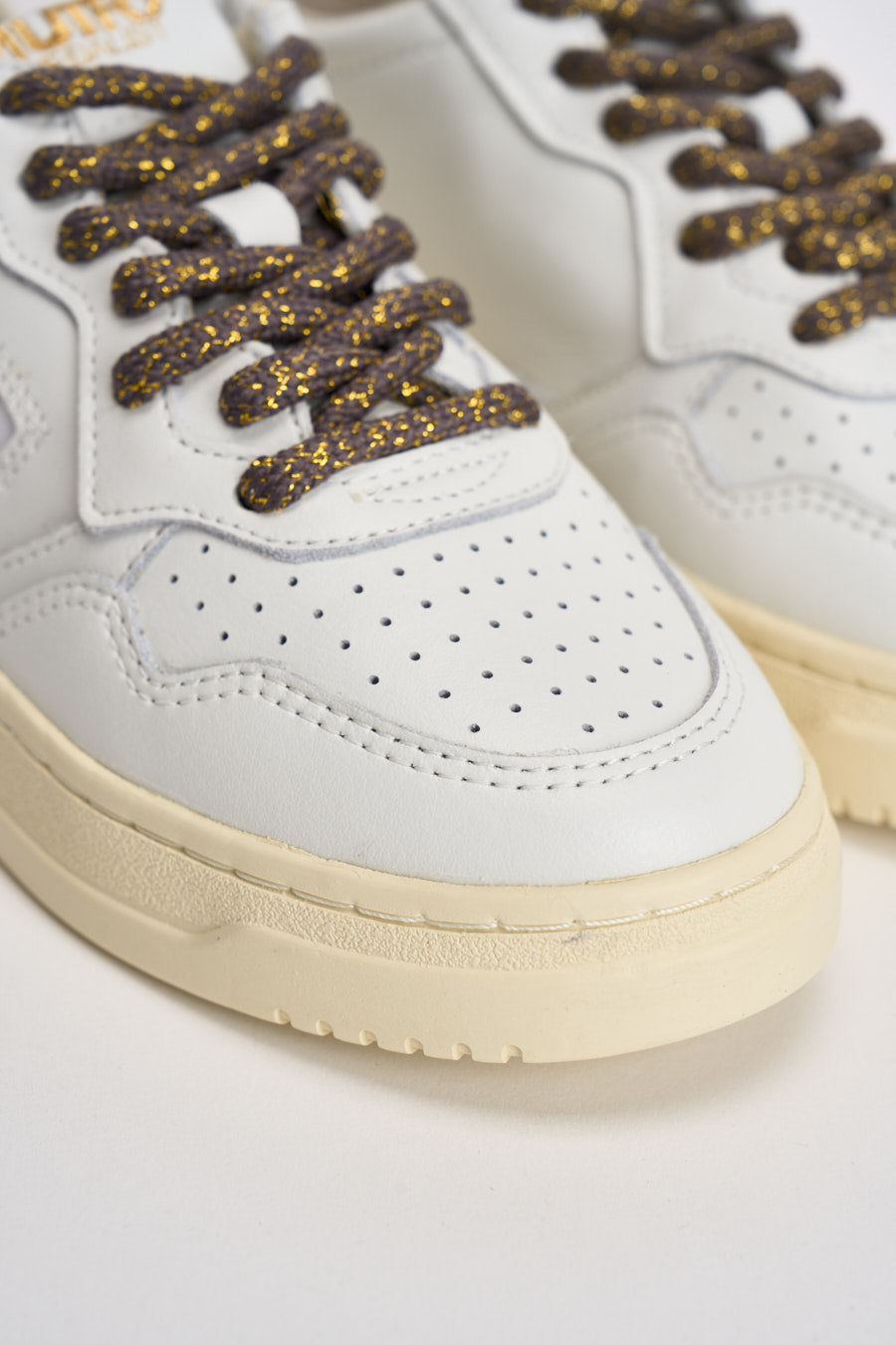 Sneakers donna Medalist bianca e bronzo AULW SW05 AUTRY 
