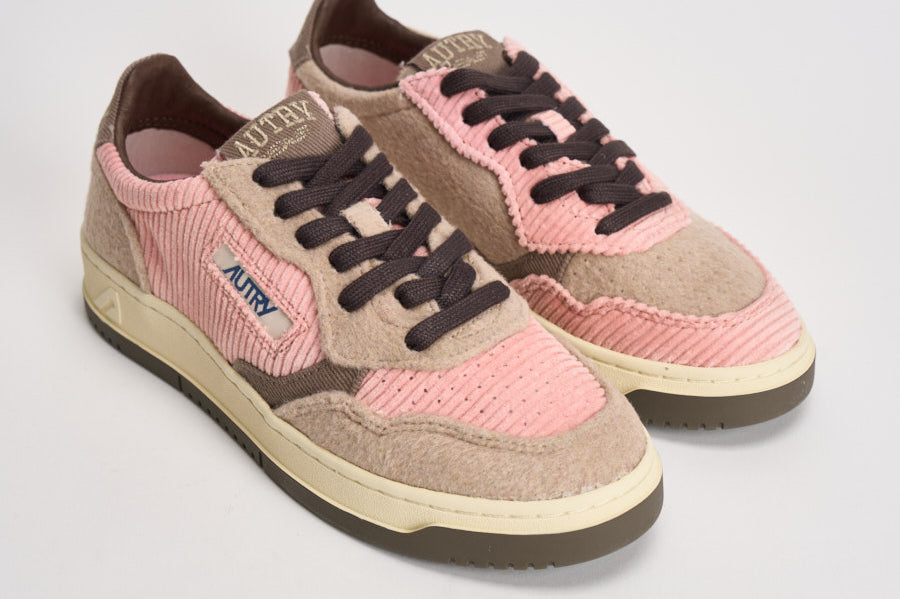 Sneakers Medalist low donna in velluto rosa AULW V101 AUTRY 