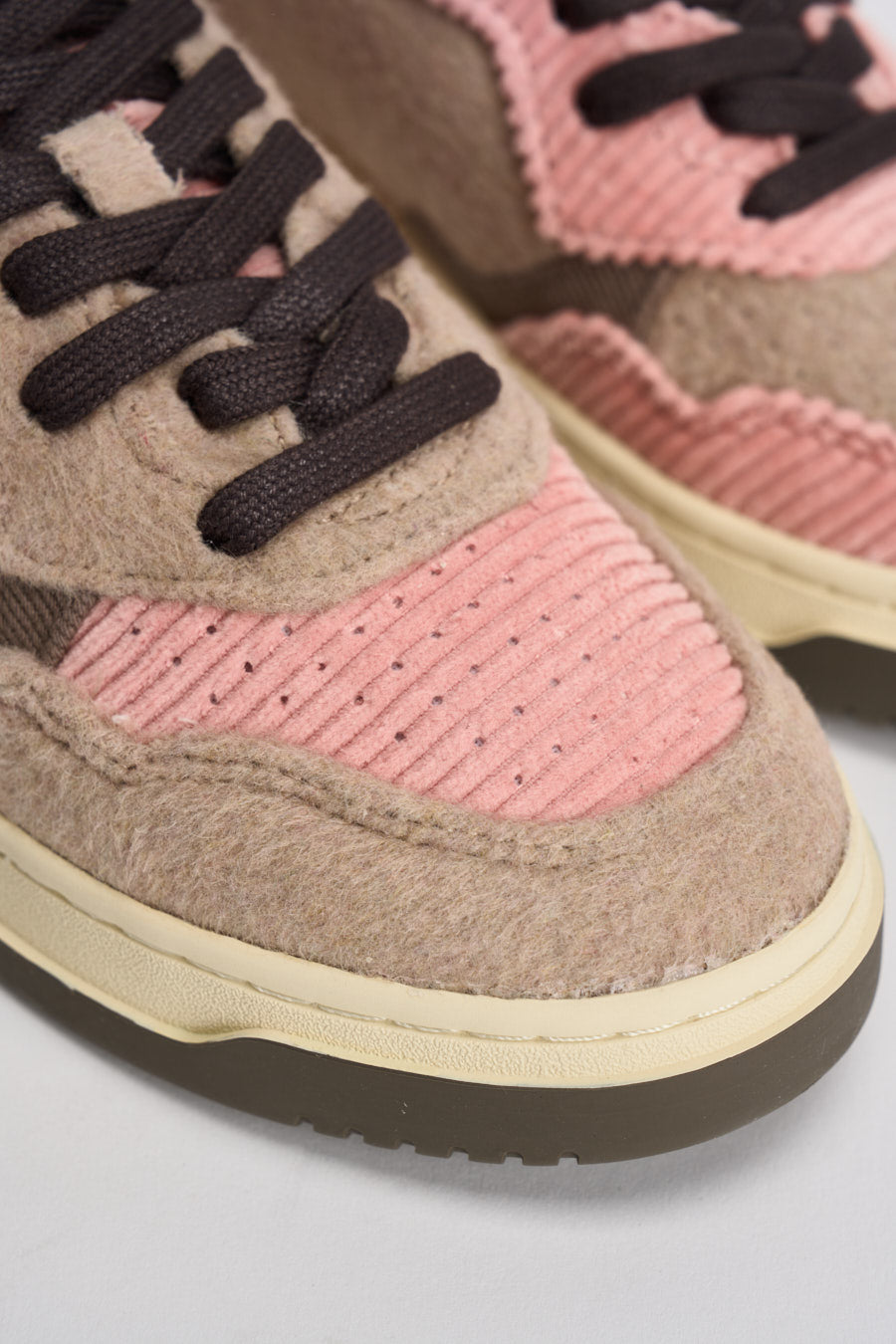 Sneakers Medalist low donna in velluto rosa AULW V101 AUTRY 