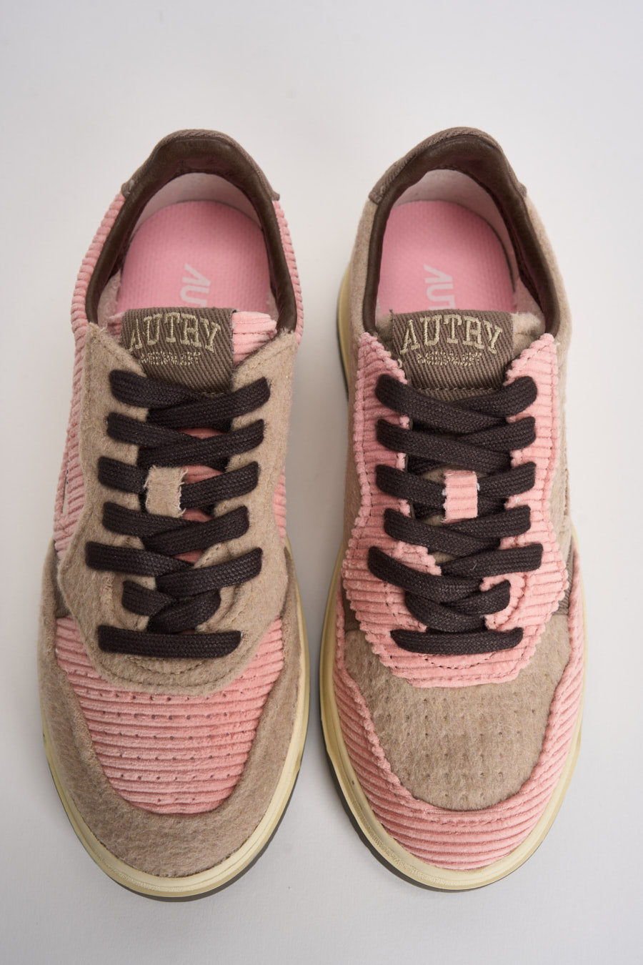 Sneakers Medalist low donna in velluto rosa AULW V101 AUTRY 